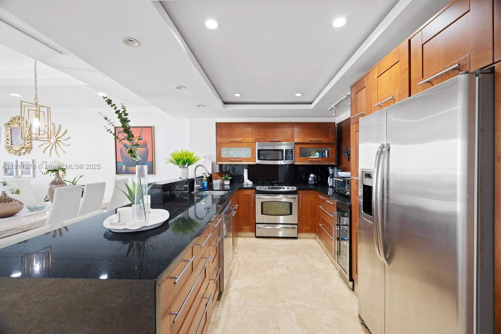 5701 Collins Ave Unit: PH01