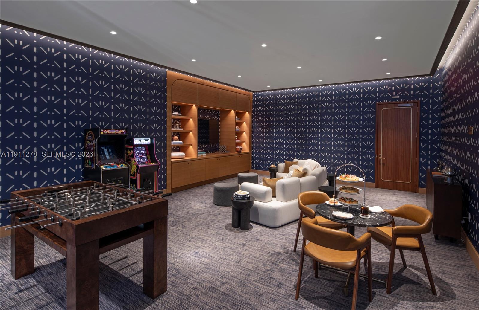 2655 S Bayshore Dr # 1412