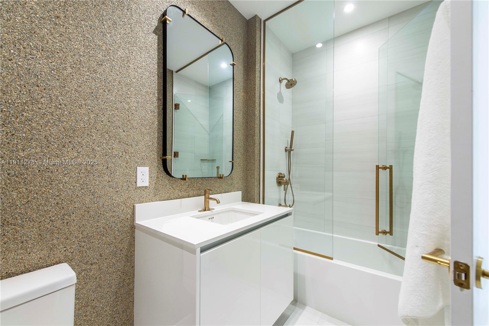 2655 S Bayshore Dr # 1412