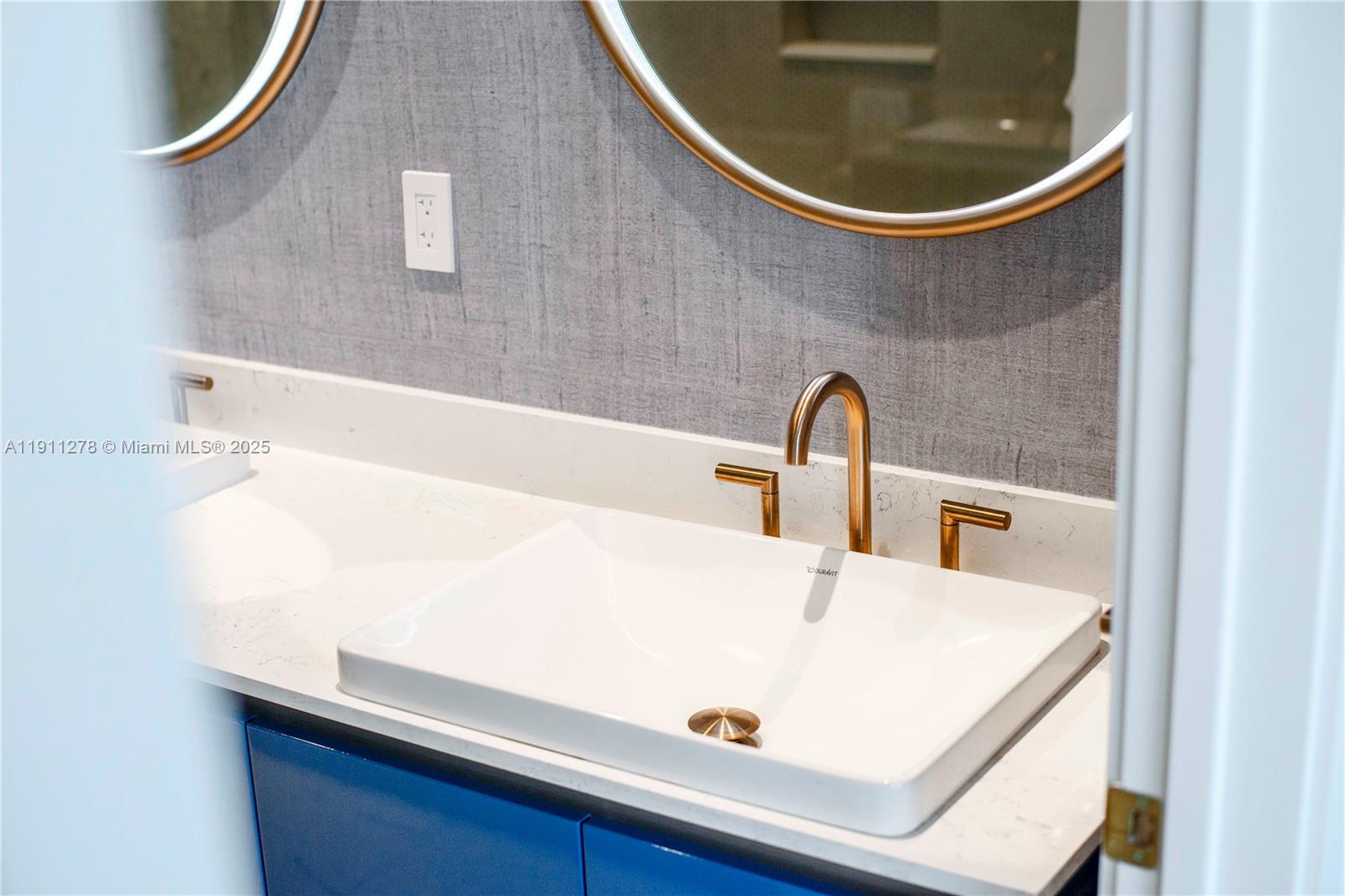 2655 S Bayshore Dr # 1412