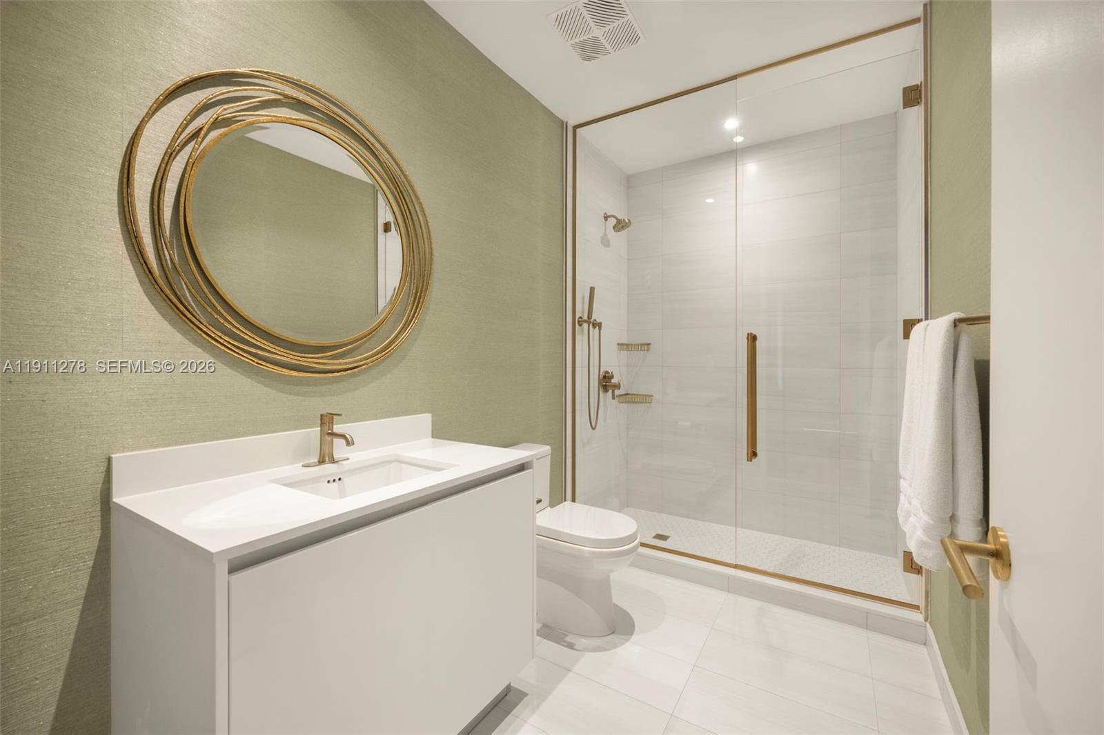 2655 S Bayshore Dr # 1412