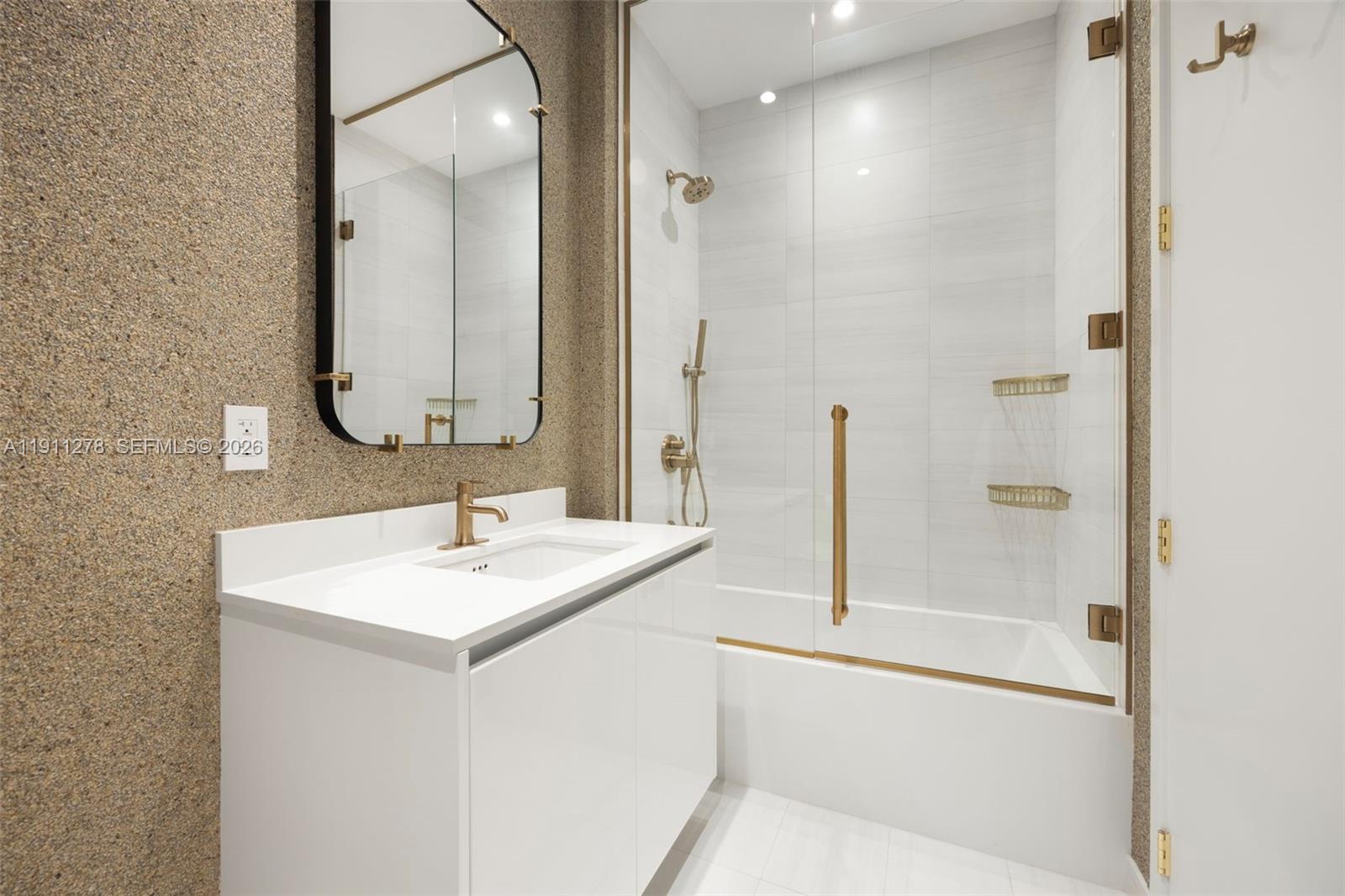 2655 S Bayshore Dr # 1412