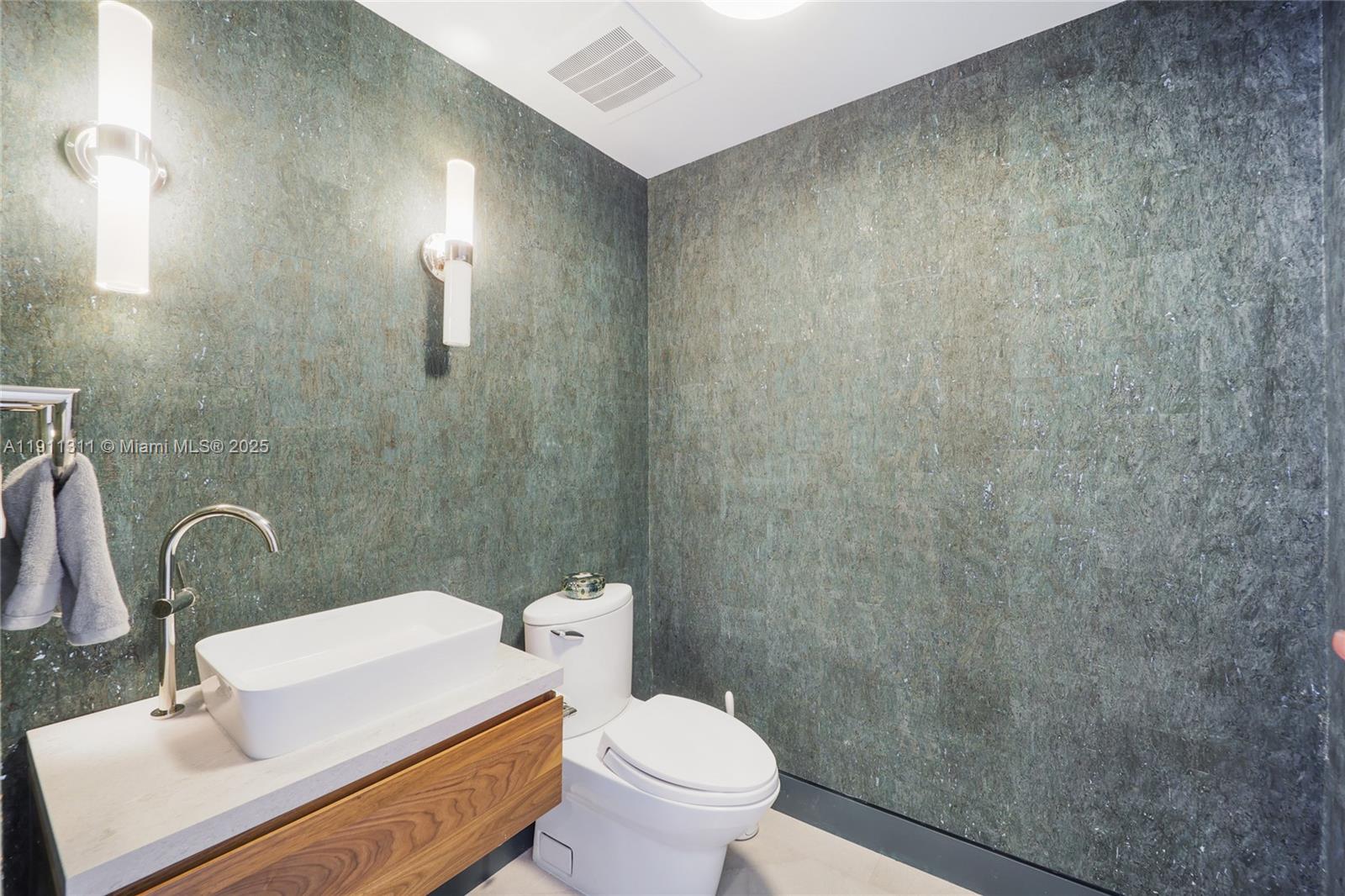 2627 S Bayshore Dr # 1103