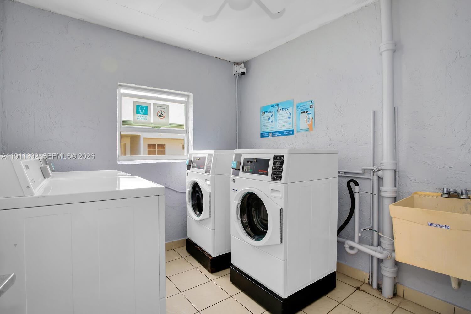 100 Edgewater Dr # 207