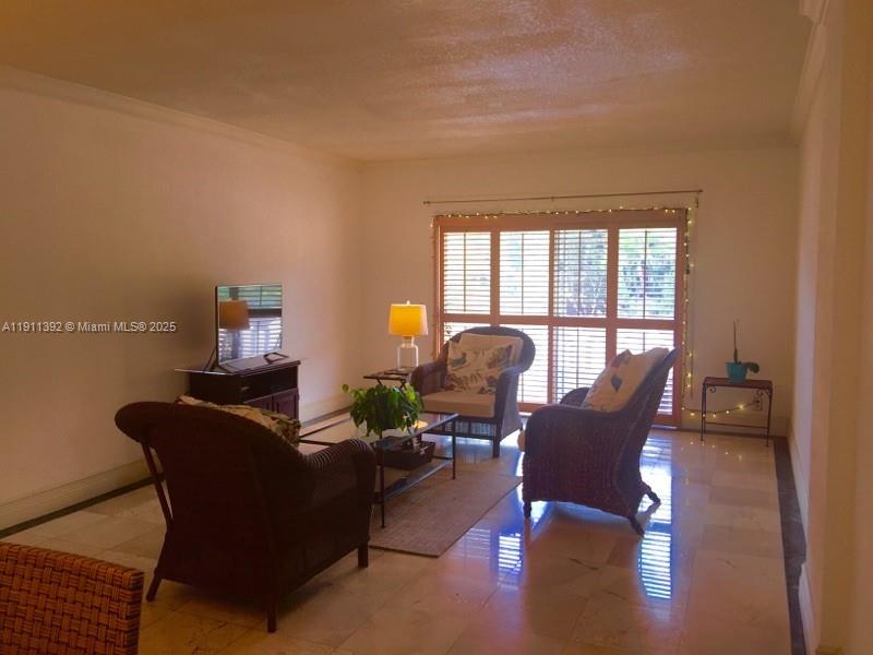 100 Edgewater Dr # 207