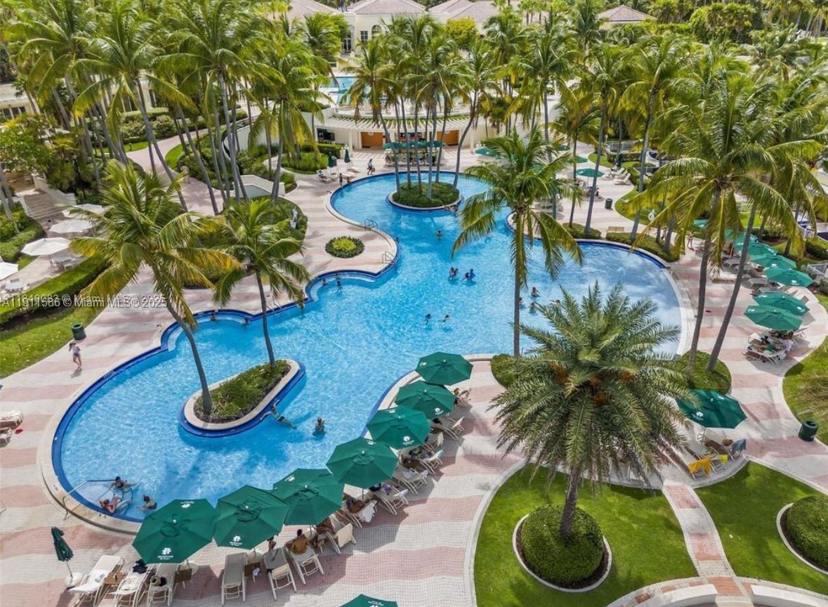 781 Crandon Blvd # 106