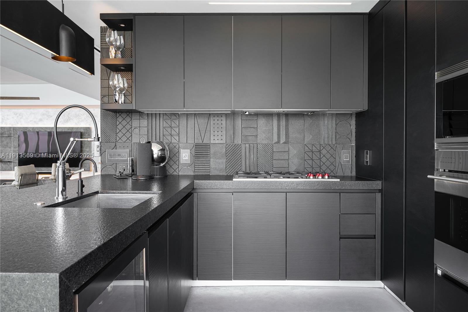 788 NE 23rd St # 4102