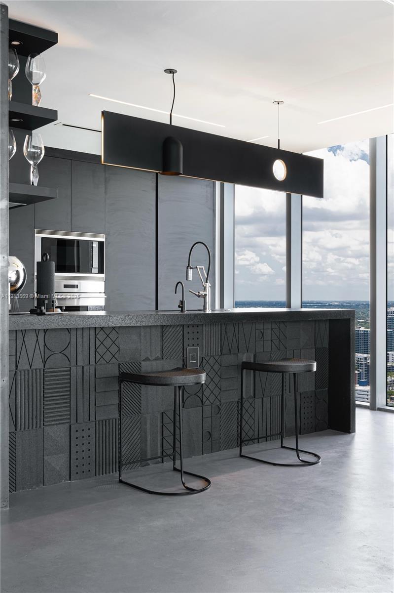 788 NE 23rd St # 4102