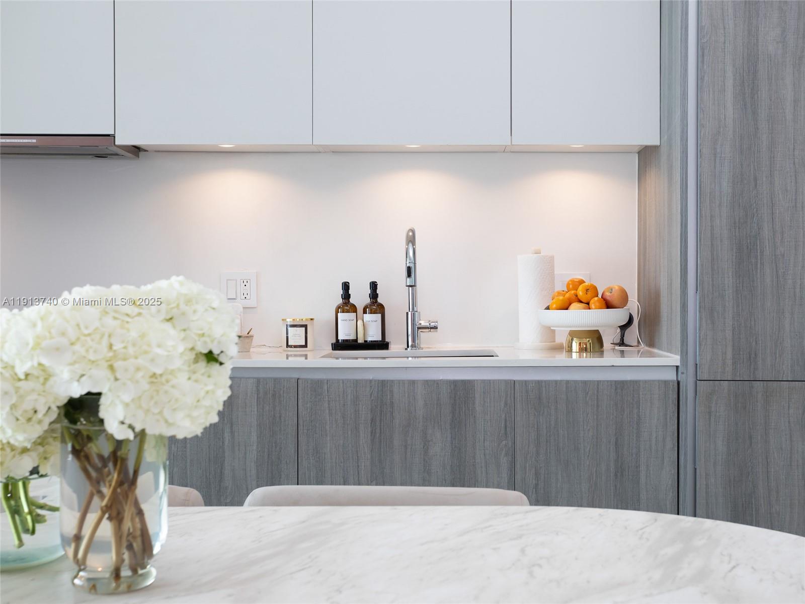 2900 NE 7th Ave # 1406