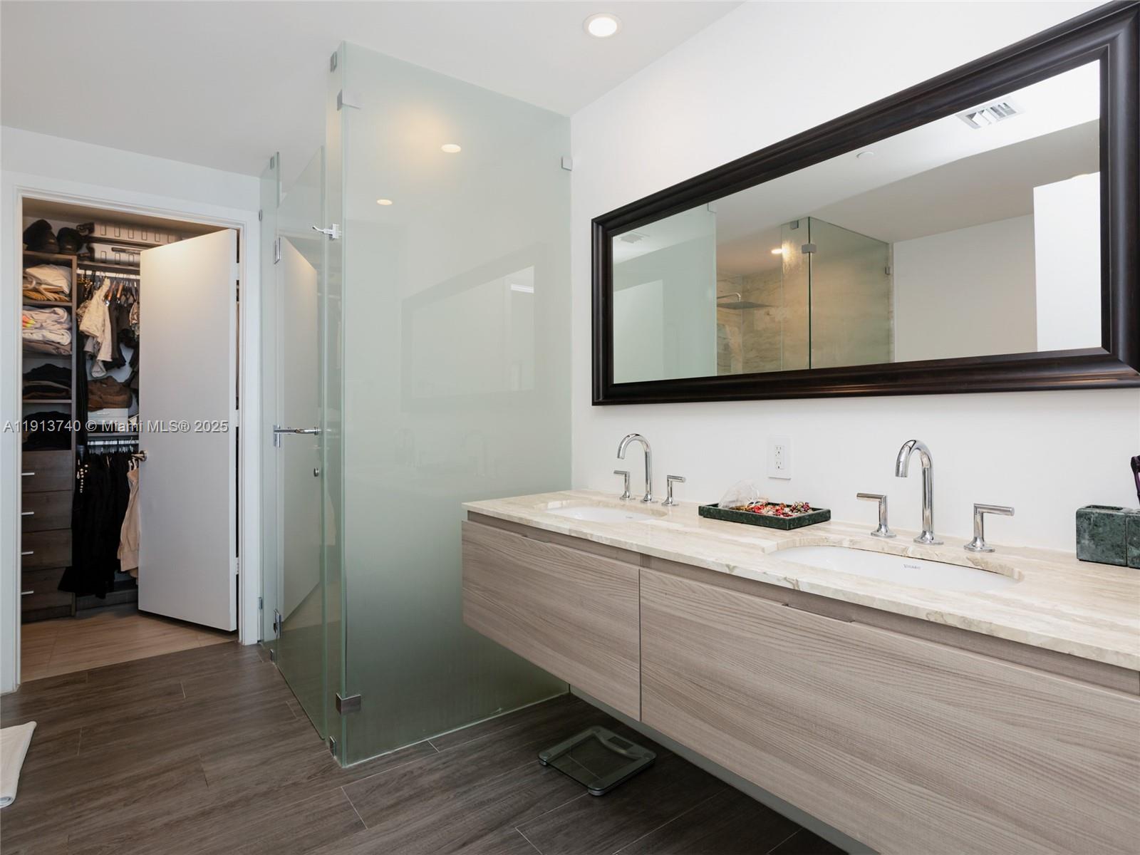 2900 NE 7th Ave # 1406