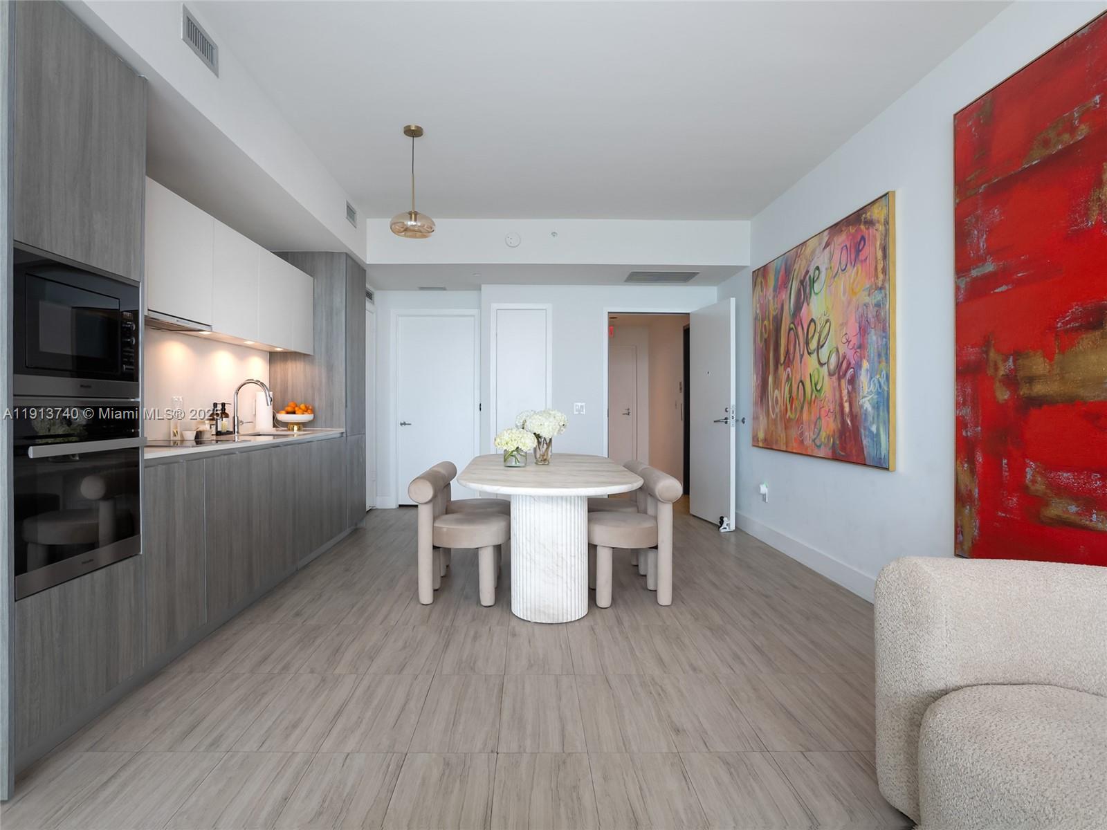 2900 NE 7th Ave # 1406