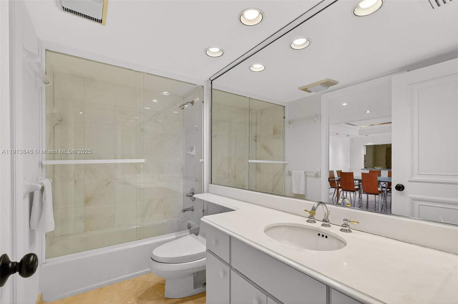 2 Grove Isle Dr # B1505