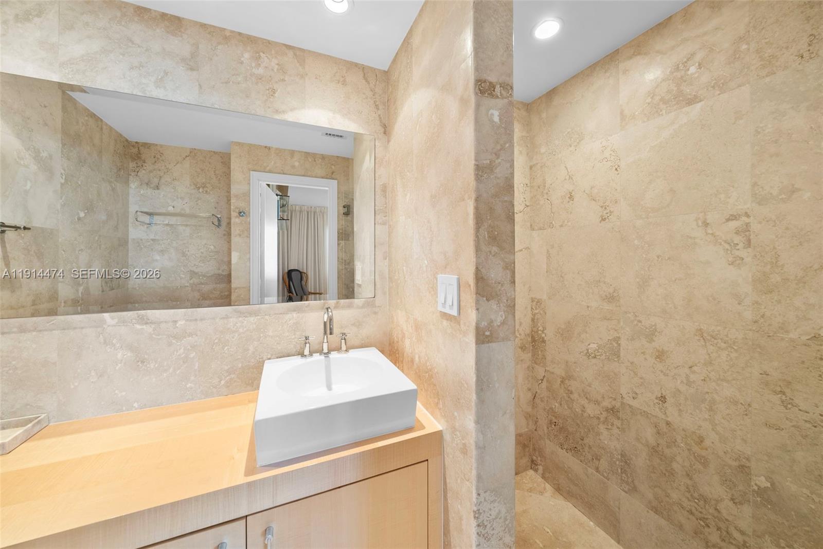 200 Ocean Lane Dr # 501