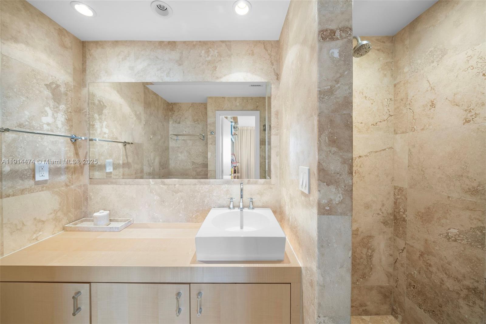 200 Ocean Lane Dr # 501