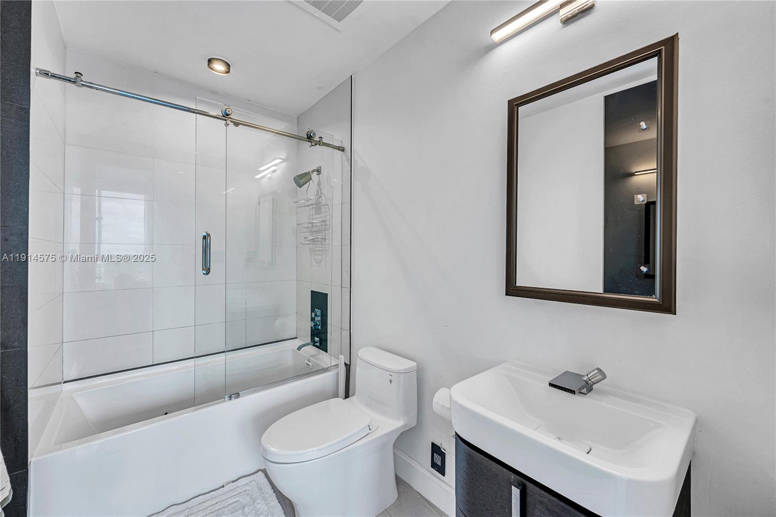 2020 N Bayshore Dr # 1906