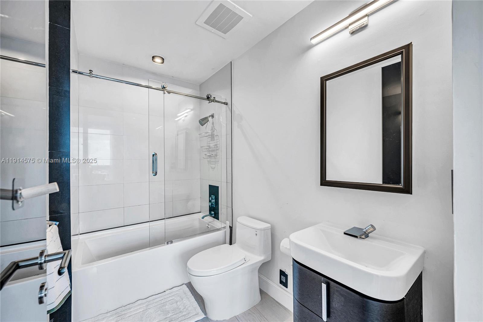 2020 N Bayshore Dr # 1906