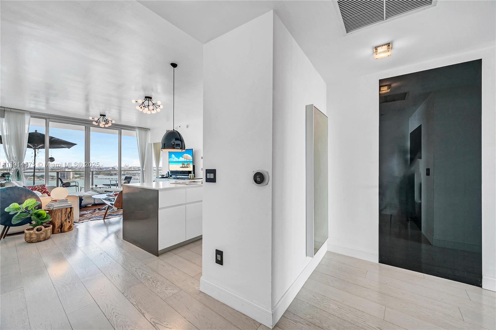 2020 N Bayshore Dr # 1906