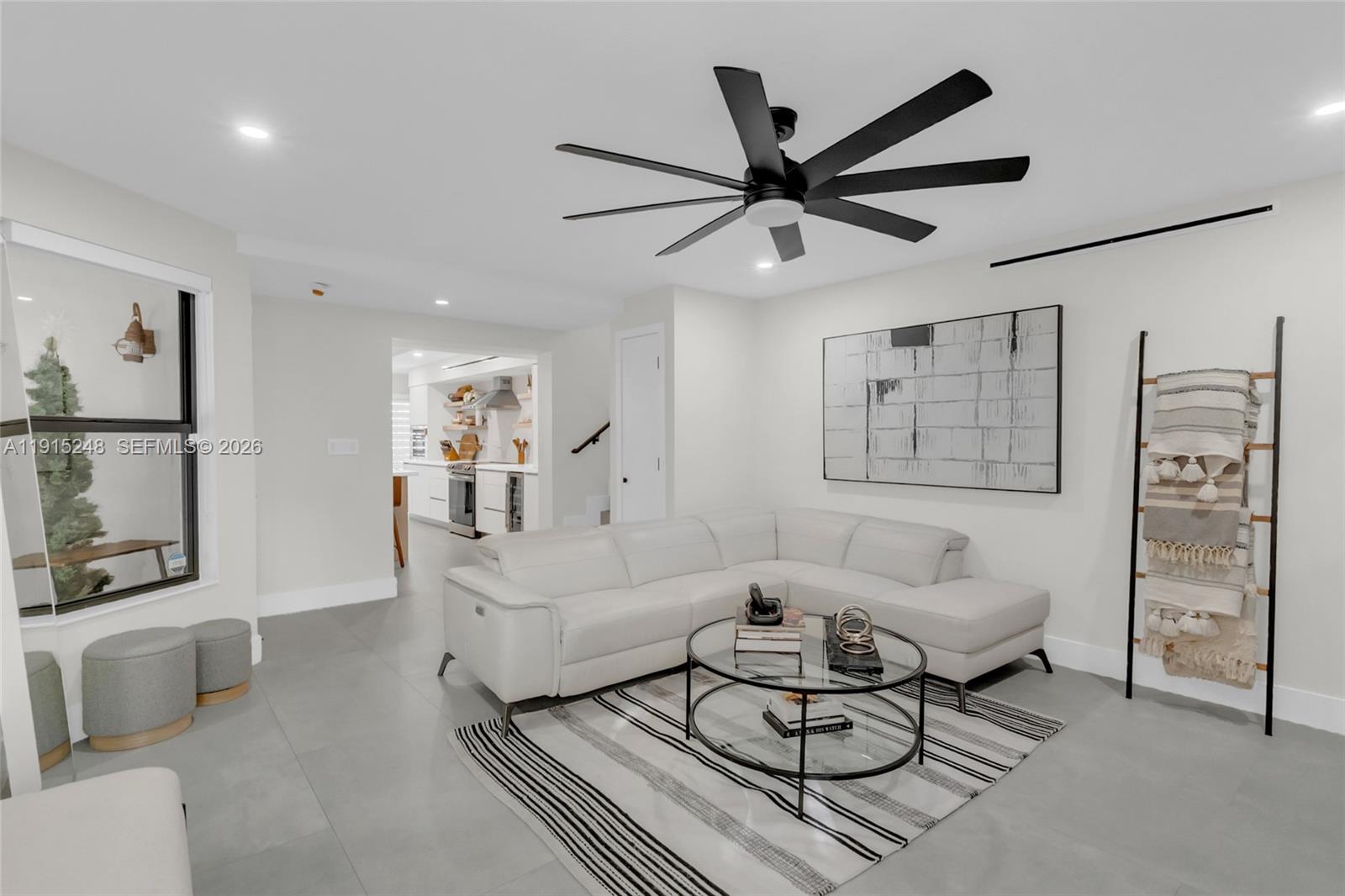 400 Valencia Ave # 3