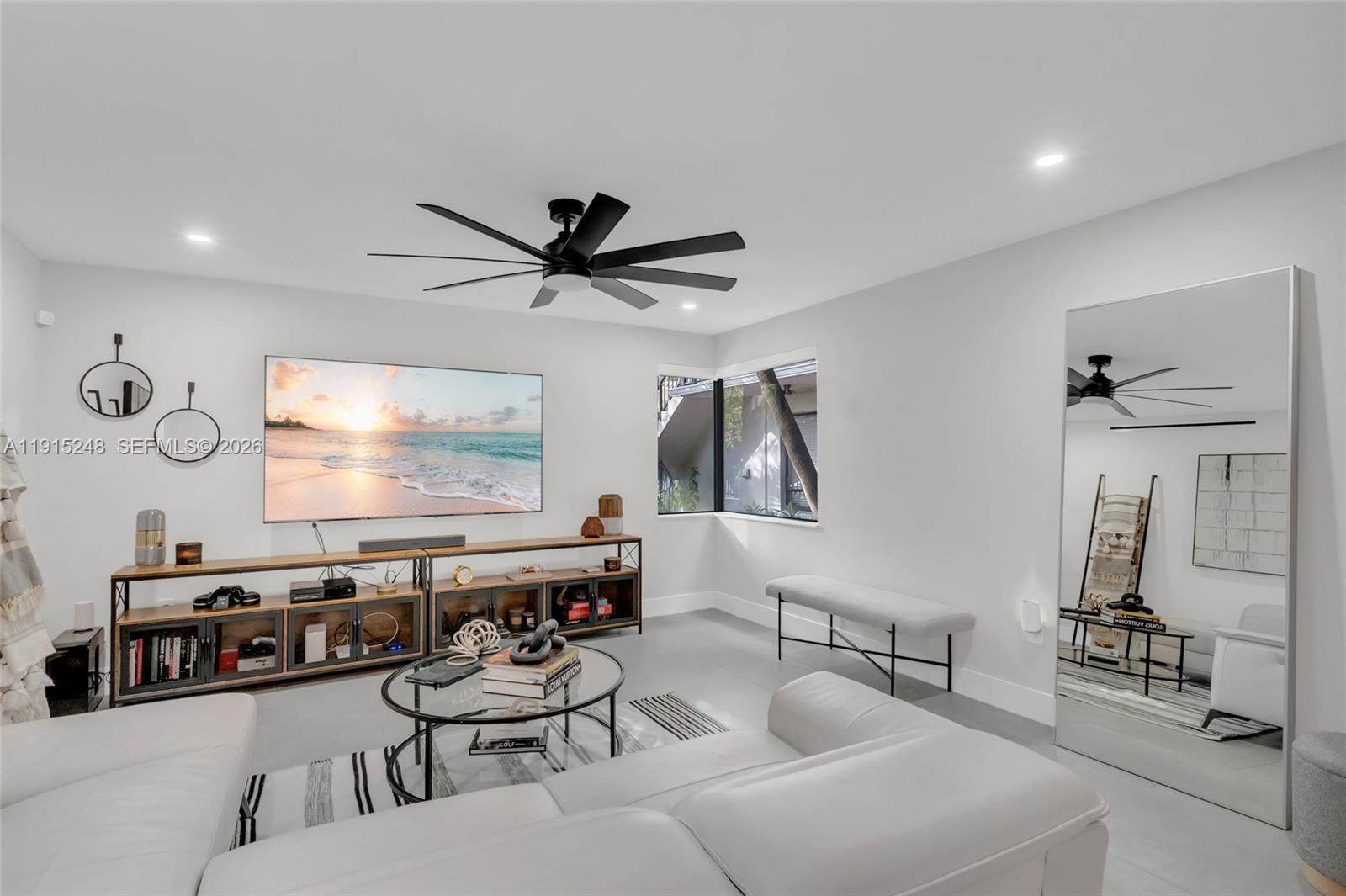 400 Valencia Ave # 3