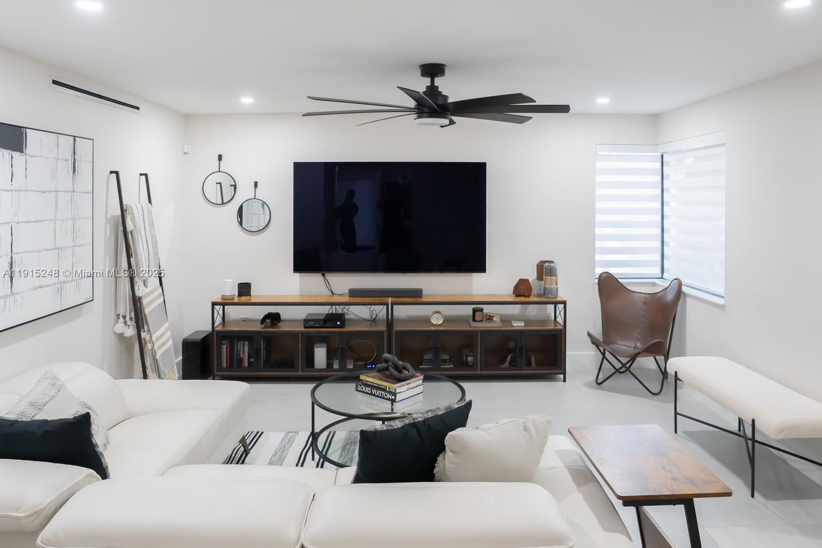 400 Valencia Ave # 3