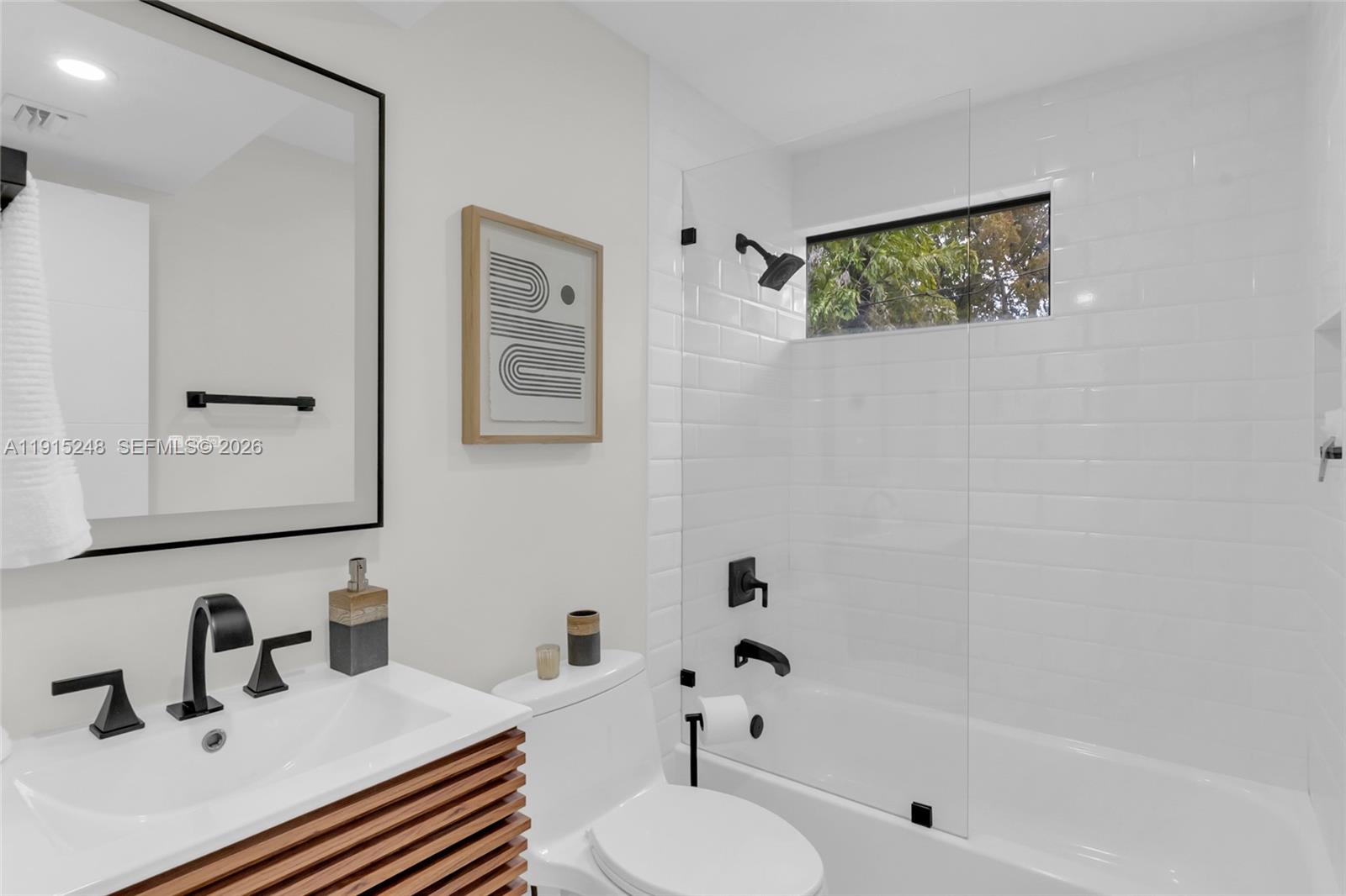 400 Valencia Ave # 3