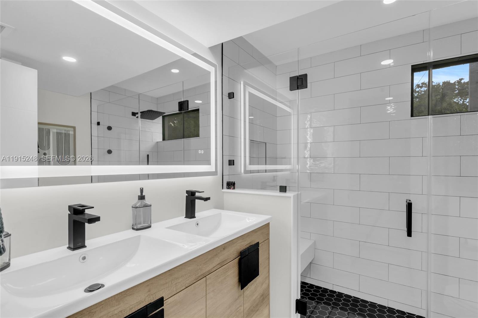 400 Valencia Ave # 3