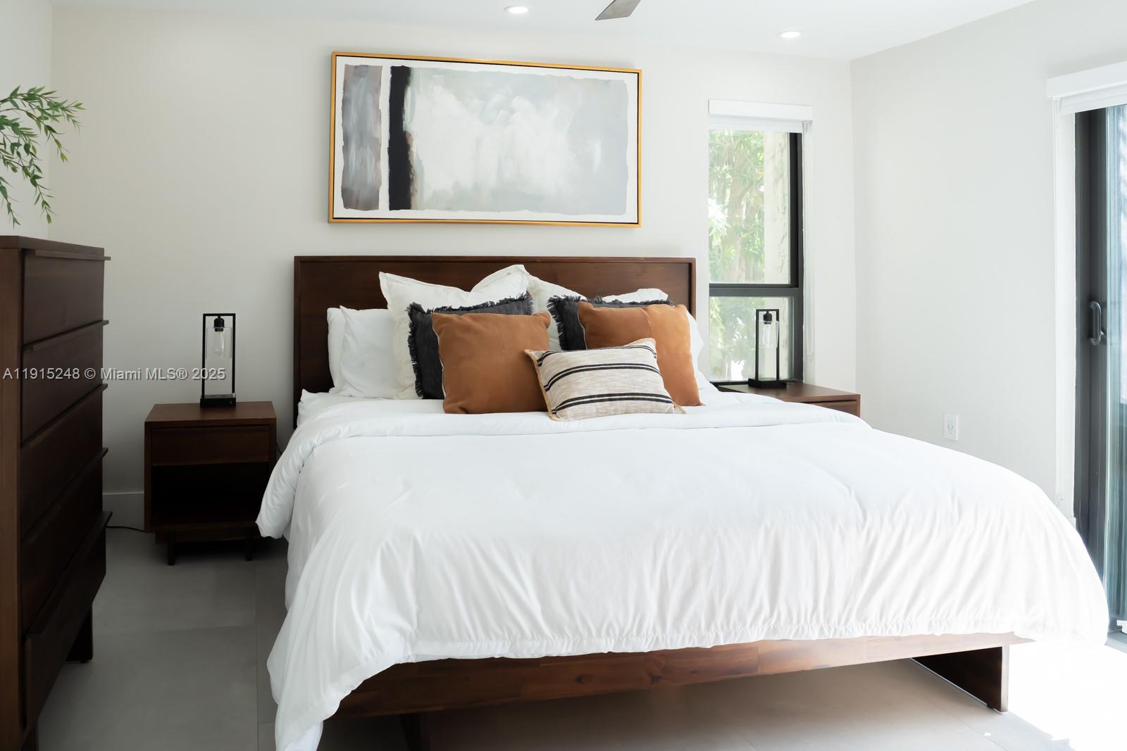 400 Valencia Ave # 3