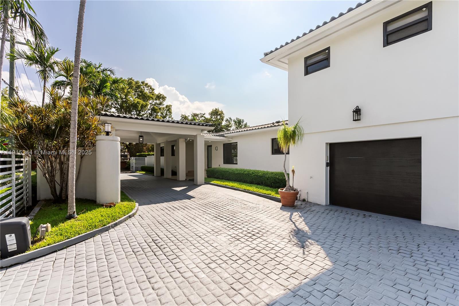 1600 Micanopy Ave