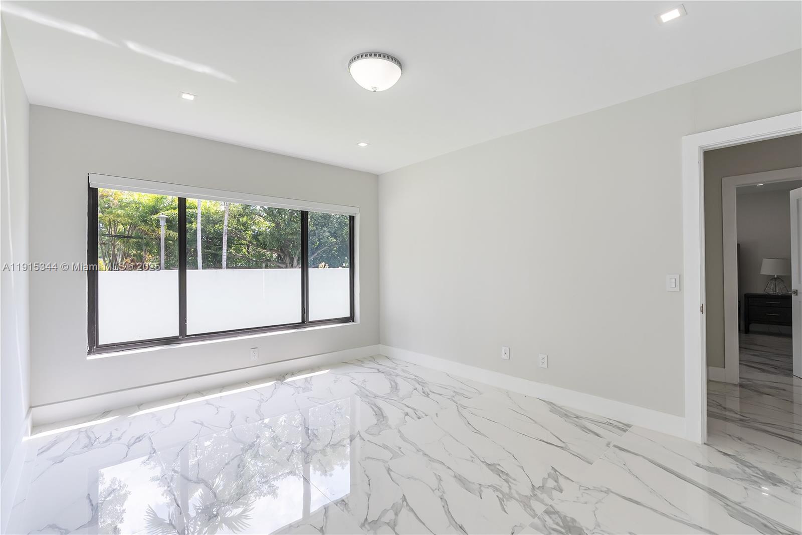 1600 Micanopy Ave