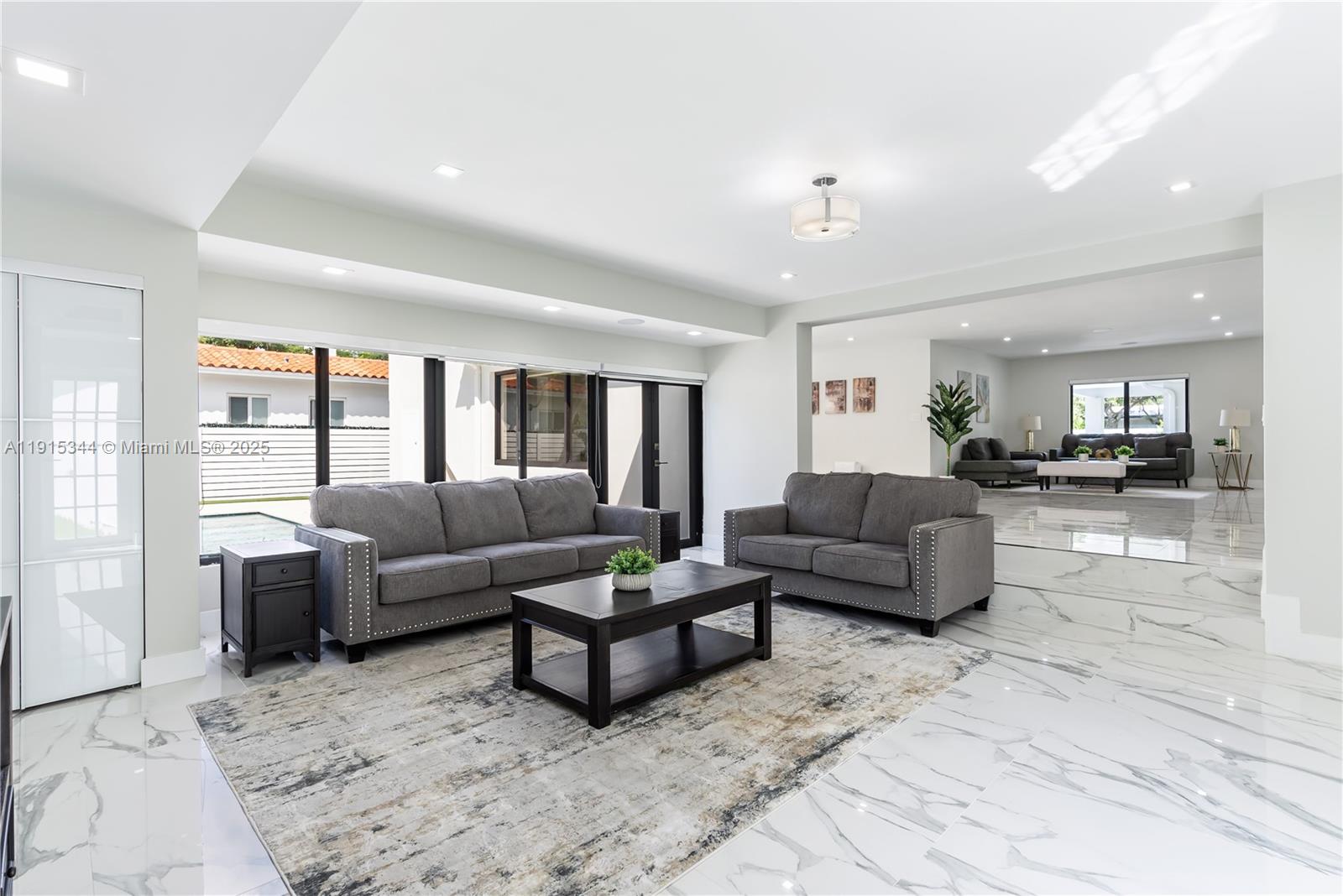 1600 Micanopy Ave