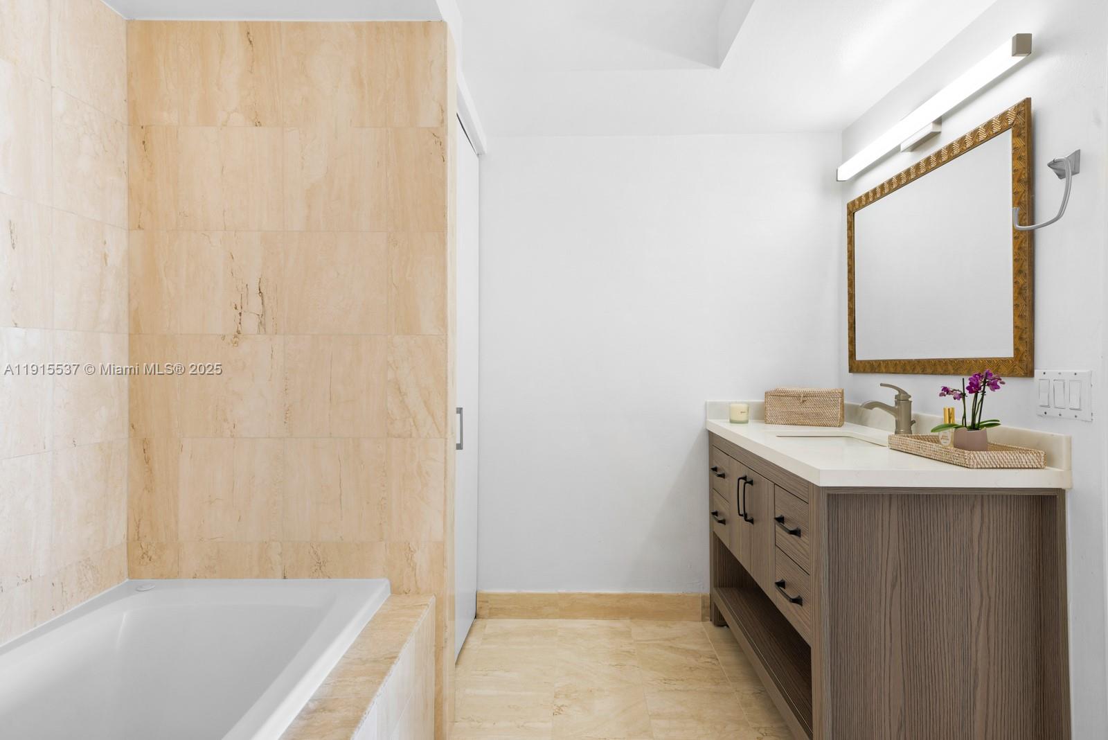 1800 Sunset Harbour Dr # 803