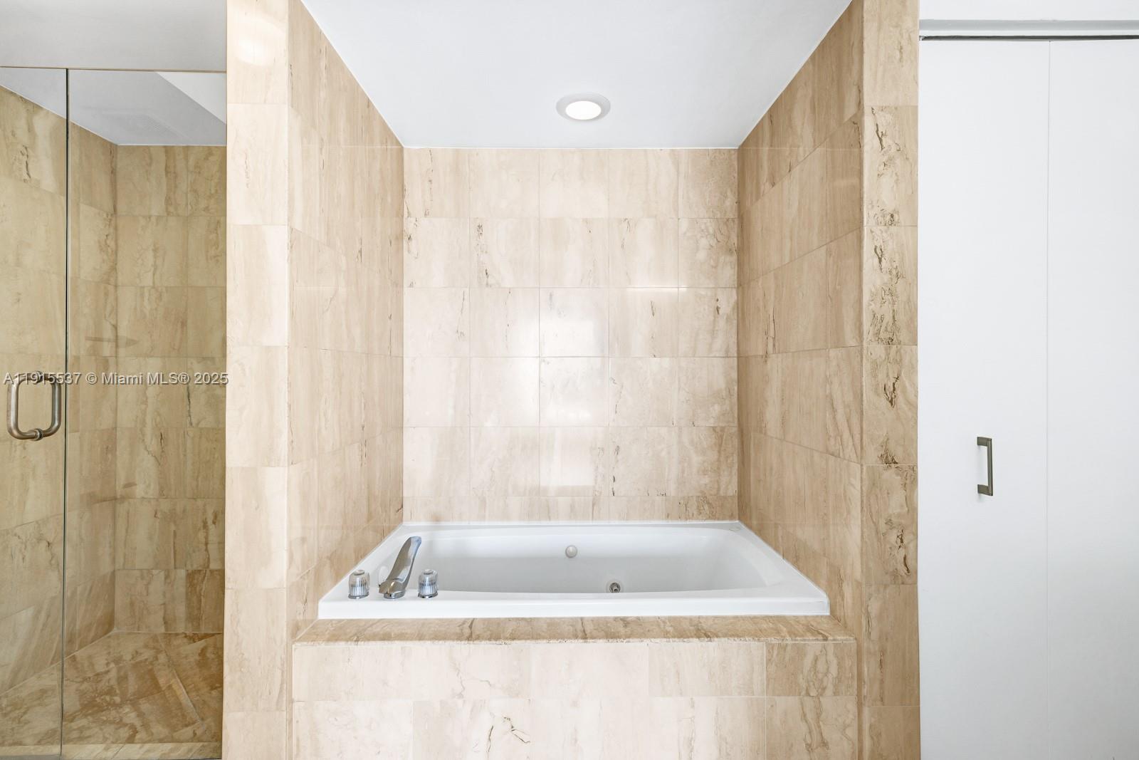 1800 Sunset Harbour Dr # 803