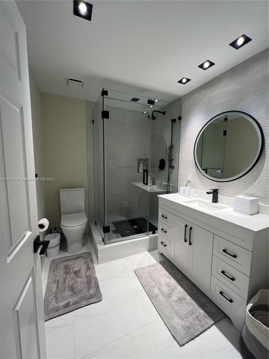 3900 Island Blvd # B308