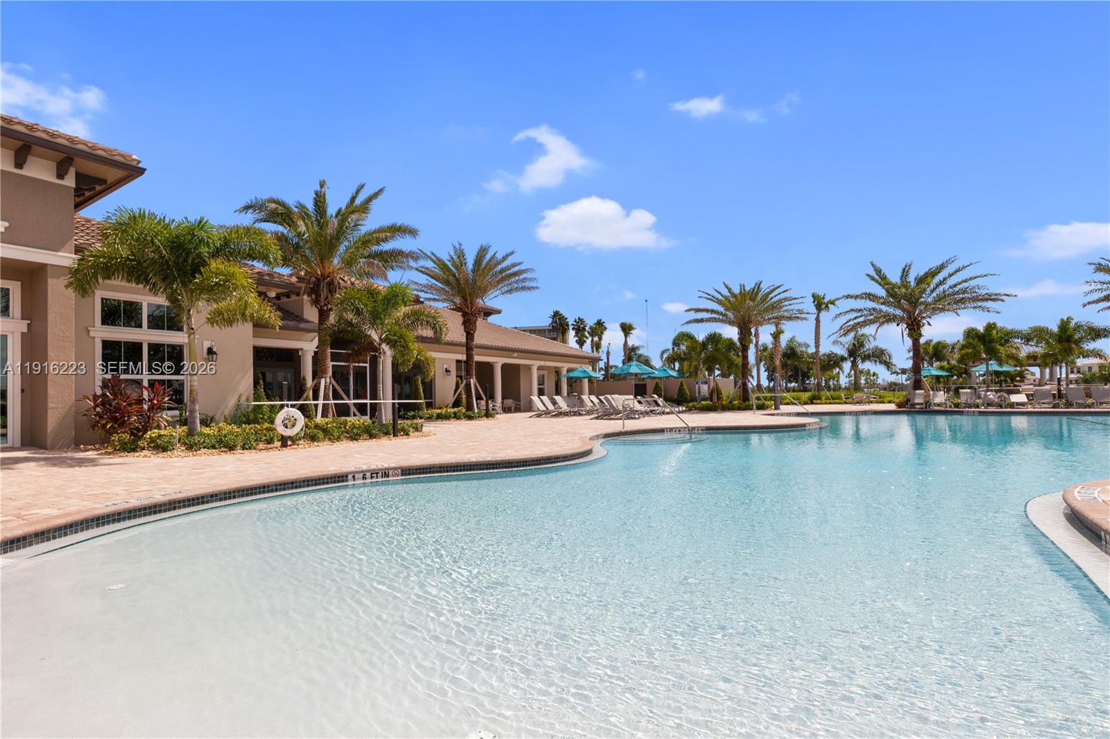 3936 Mahogany Ln