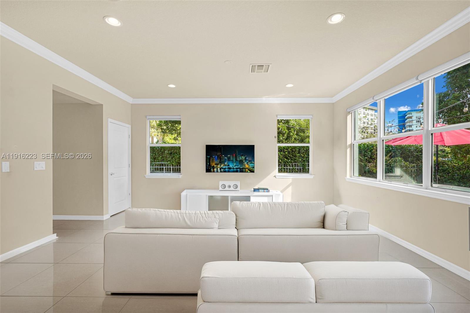 3936 Mahogany Ln