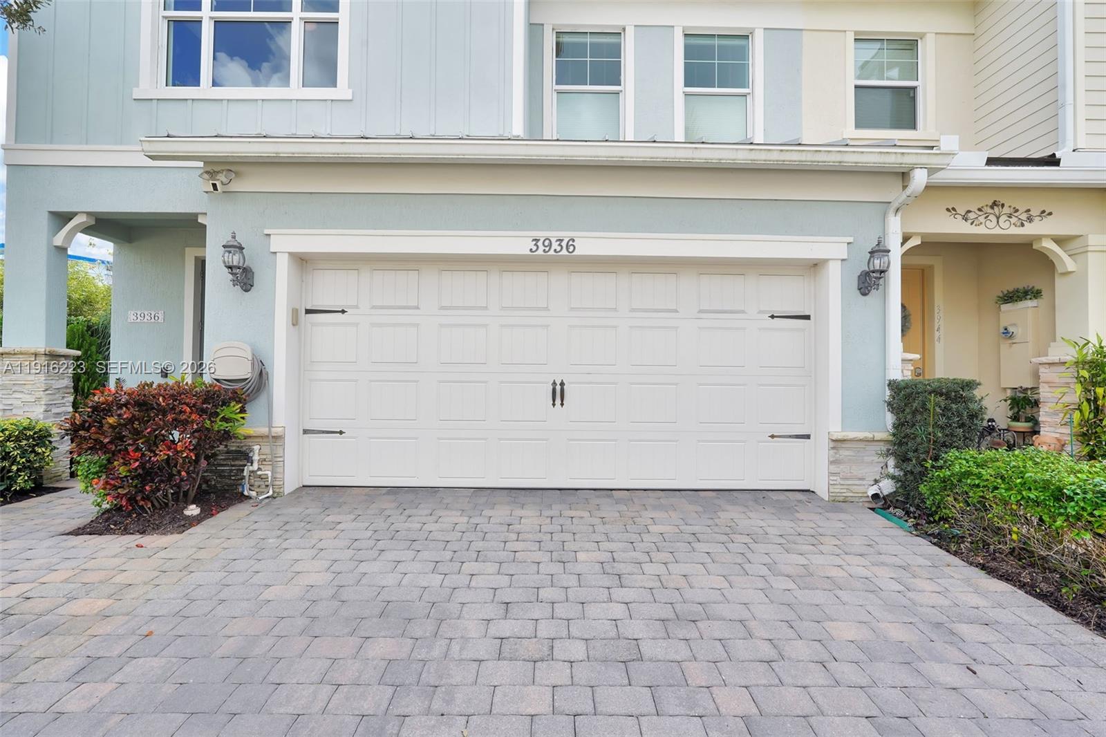 3936 Mahogany Ln