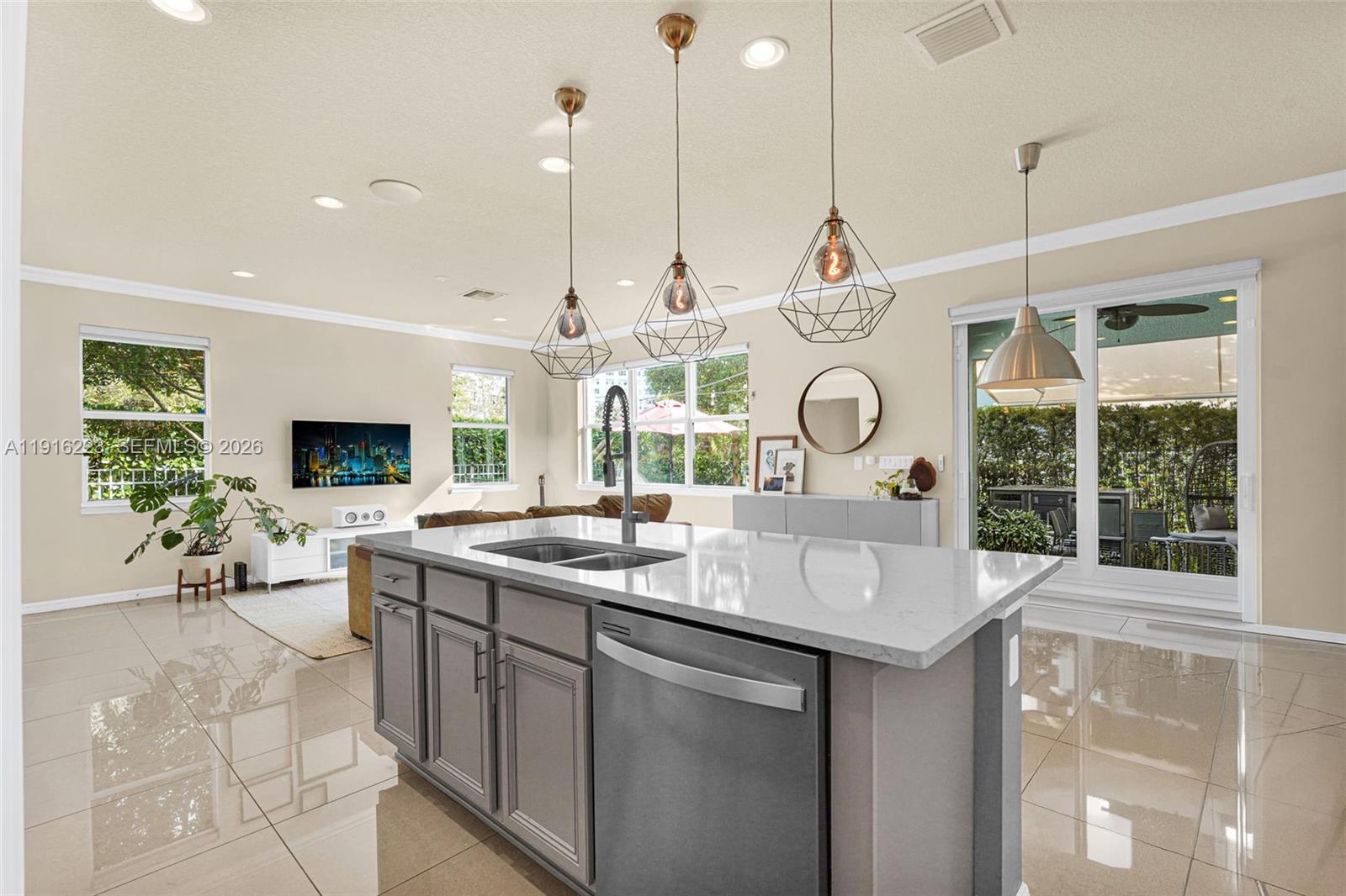 3936 Mahogany Ln