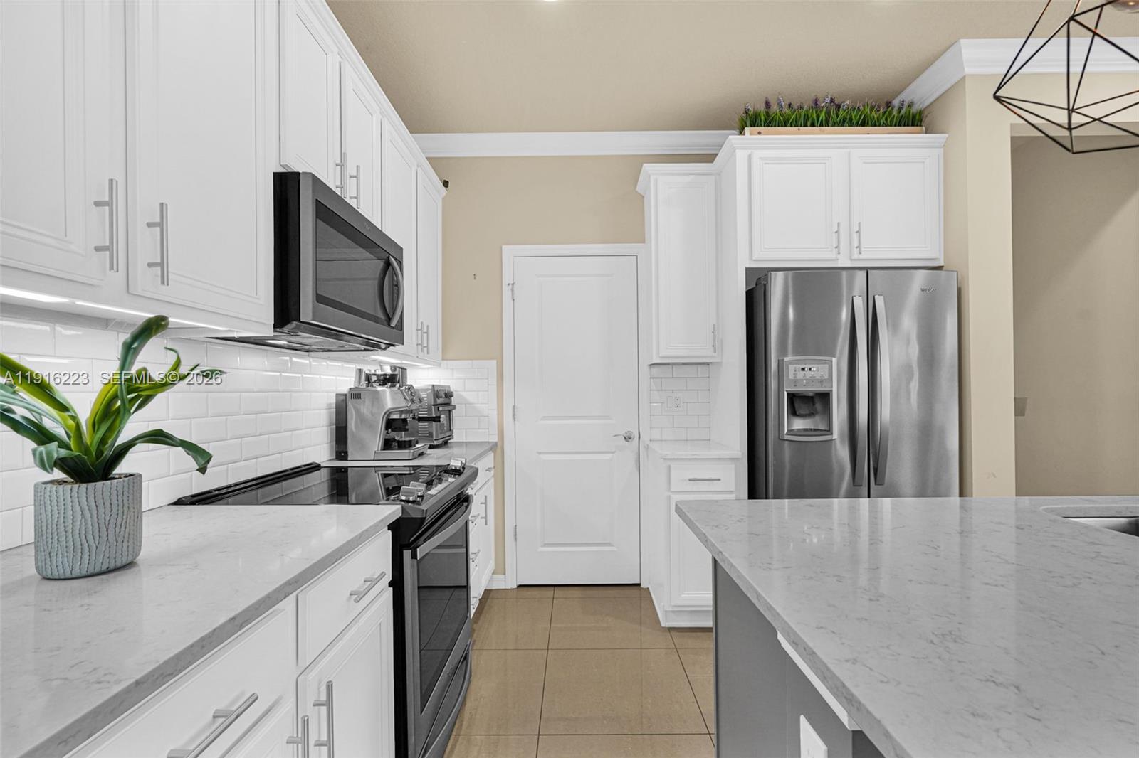3936 Mahogany Ln