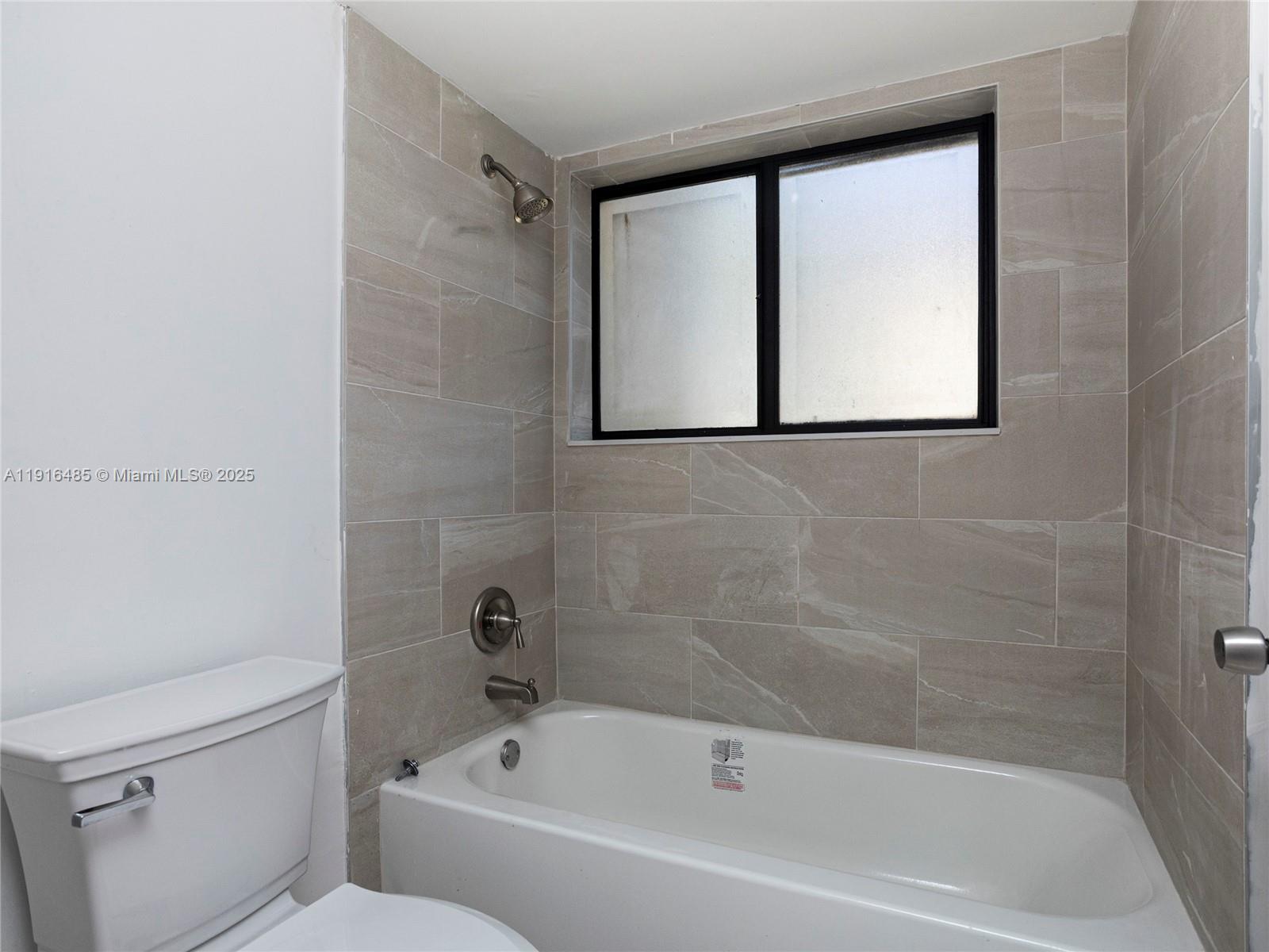 9761 SW 138th Ave Unit: HC1R