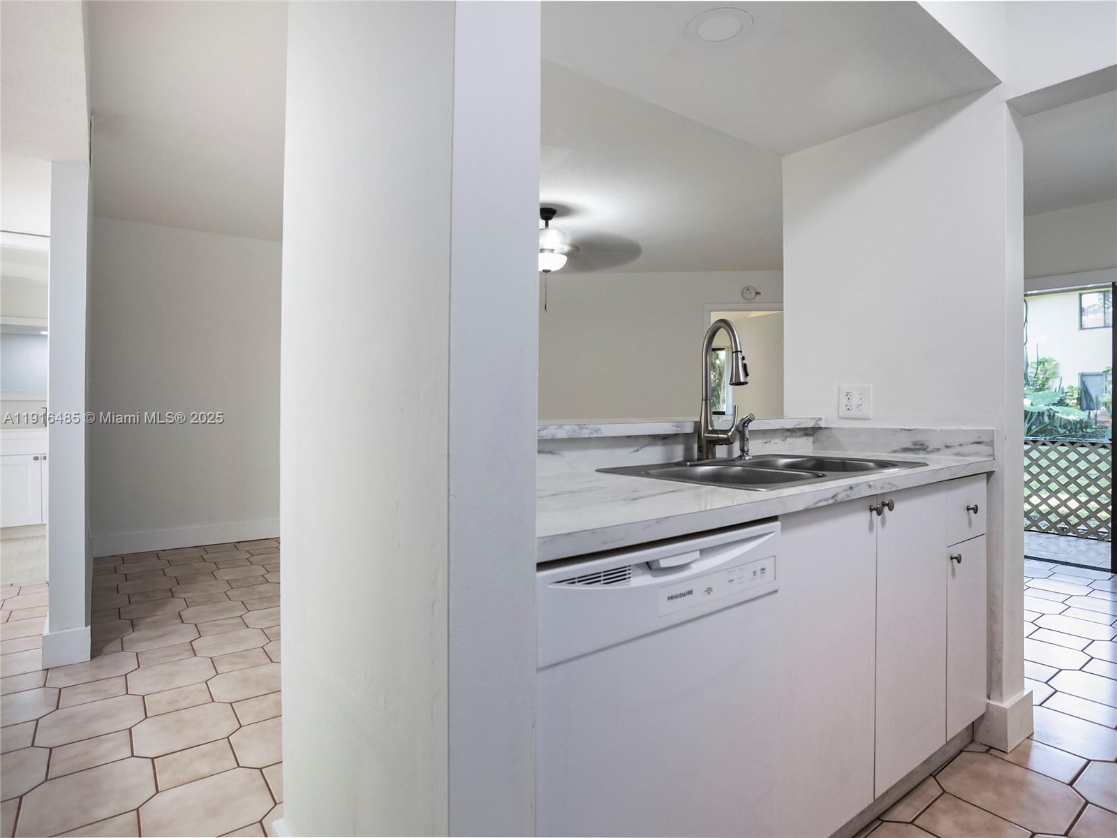 9761 SW 138th Ave Unit: HC1R