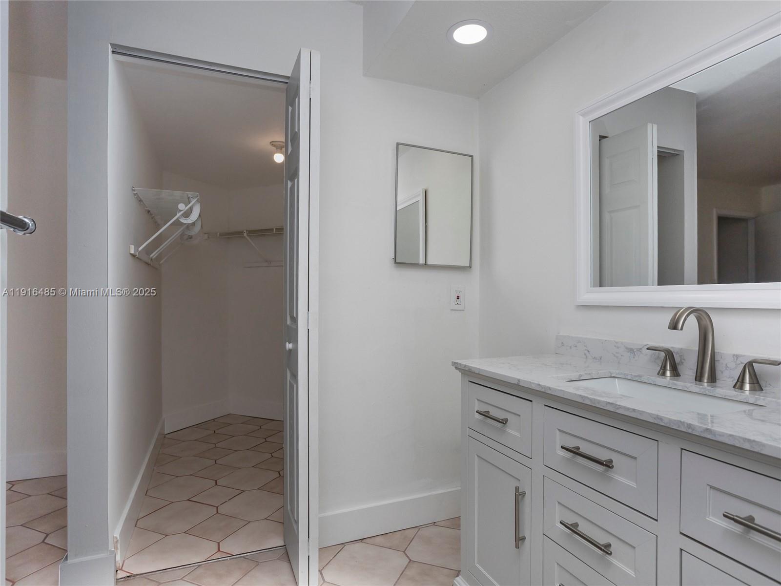 9761 SW 138th Ave Unit: HC1R