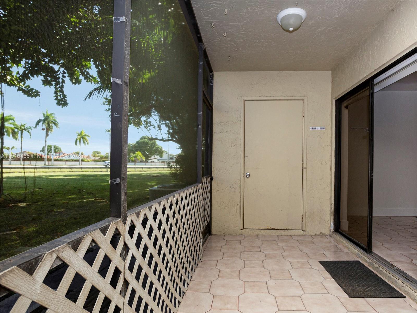 9761 SW 138th Ave Unit: HC1R