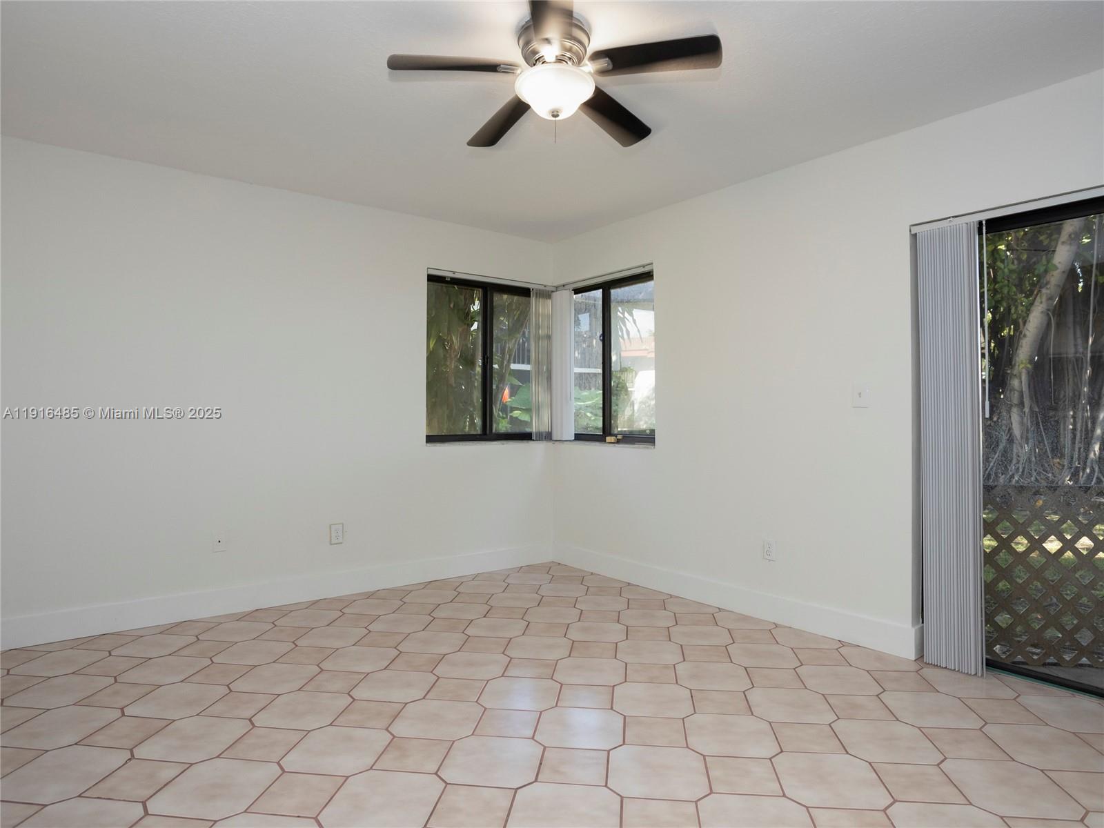 9761 SW 138th Ave Unit: HC1R