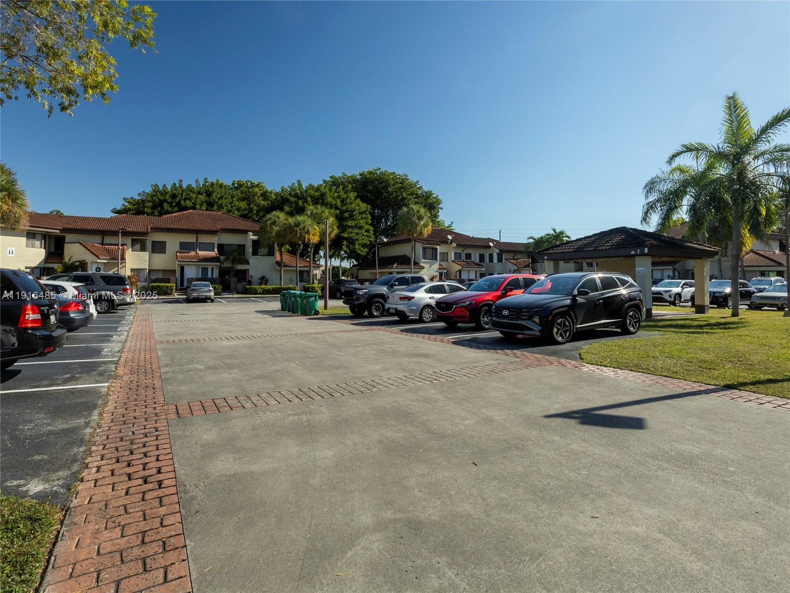 9761 SW 138th Ave Unit: HC1R