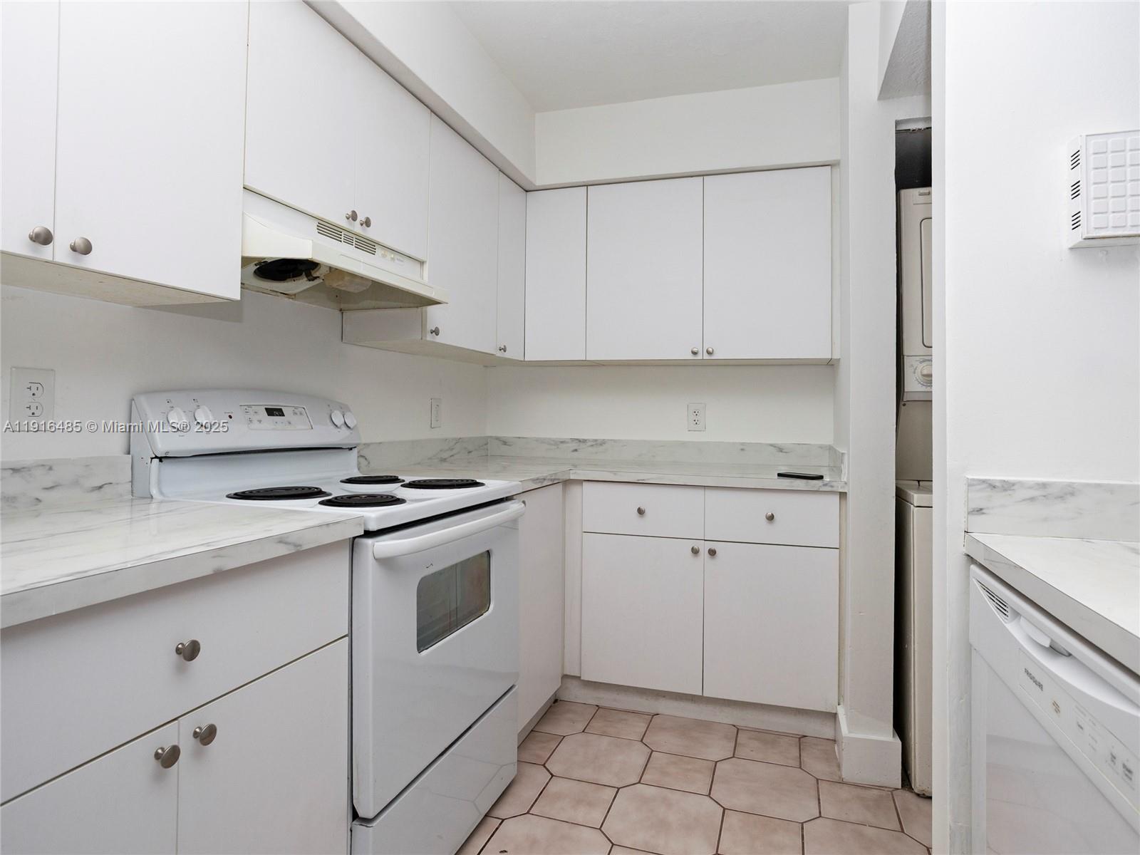 9761 SW 138th Ave Unit: HC1R