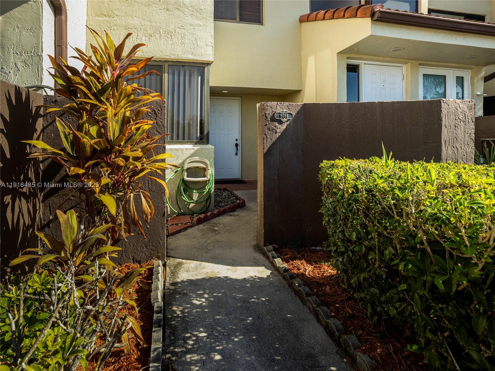 9761 SW 138th Ave Unit: HC1R