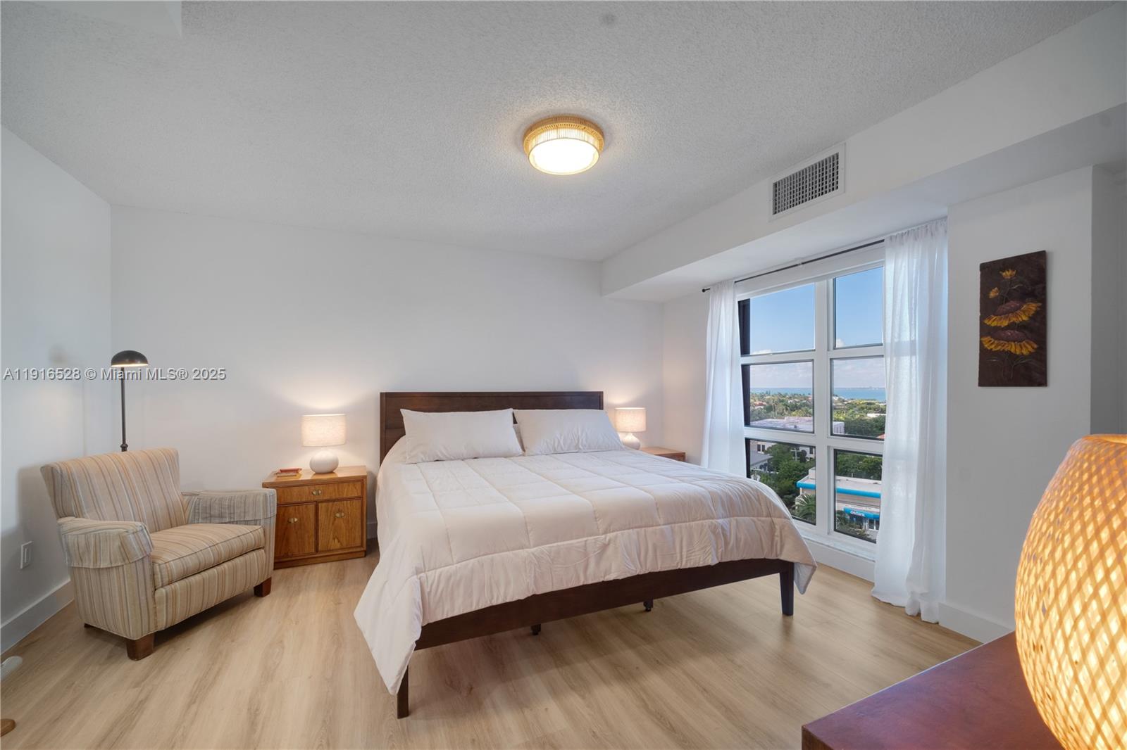 77 Crandon Blvd # 10C