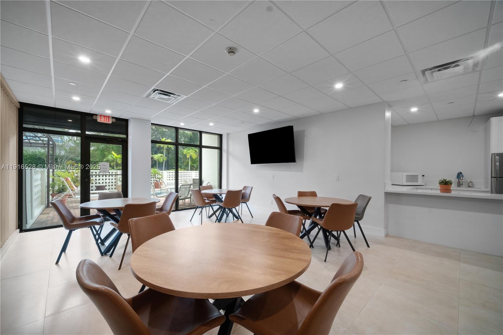 77 Crandon Blvd # 10C