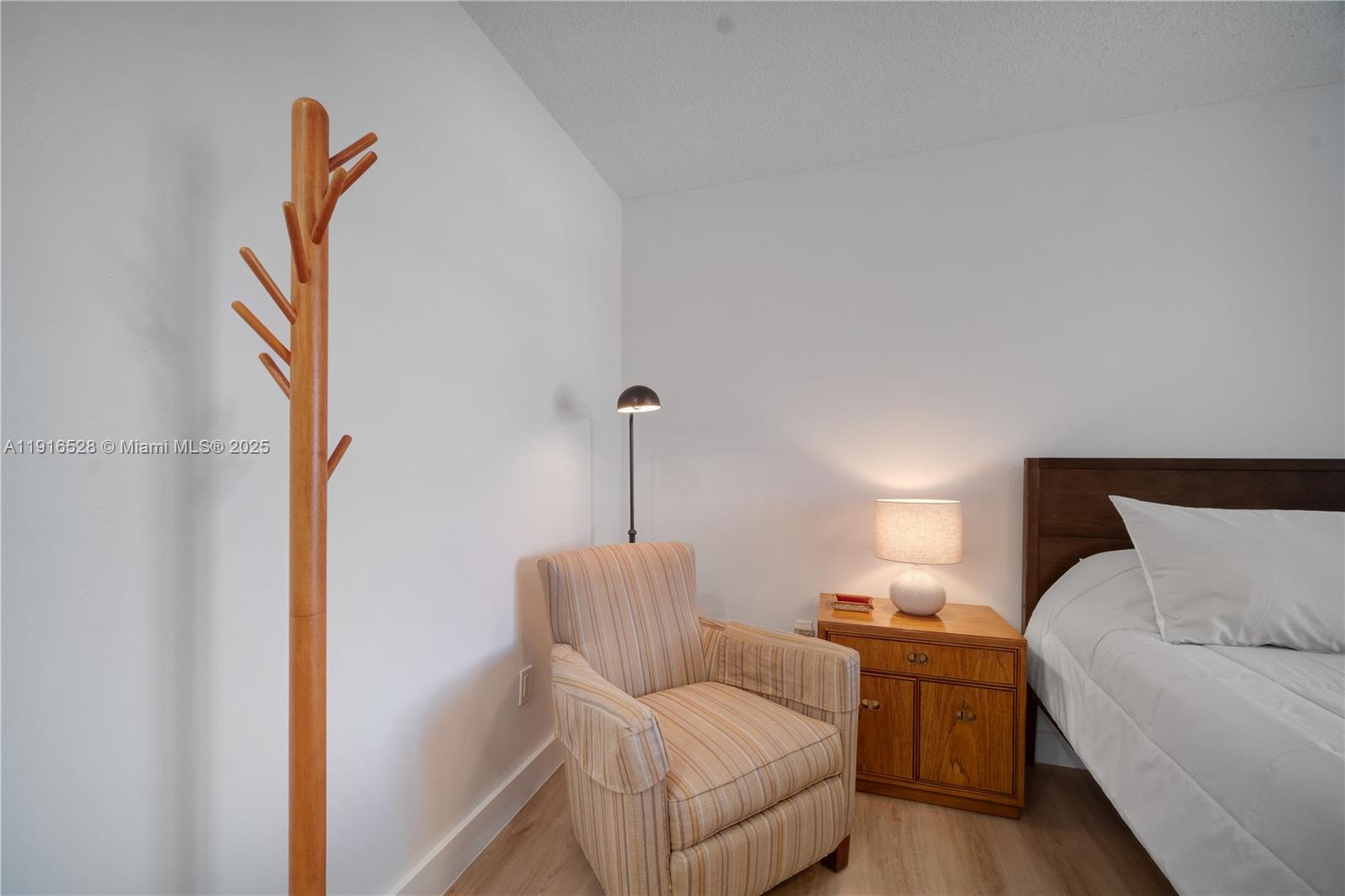 77 Crandon Blvd # 10C