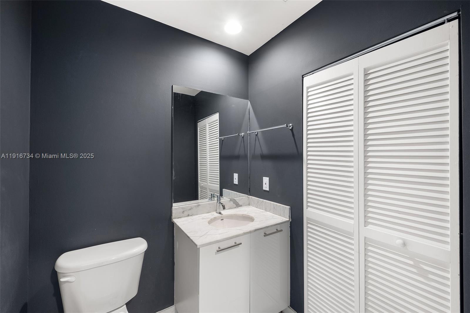 950 Brickell Bay Dr # 200